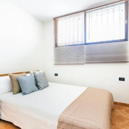 Cosy Apartment In Los Cristianos 5Min To The Ocean Exterior photo